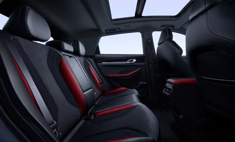 Geely Coolray, интерьер 3