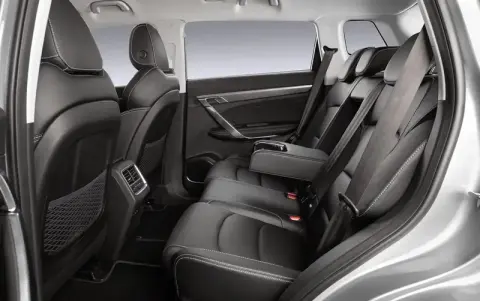 Geely Atlas Pro — интерьер 4