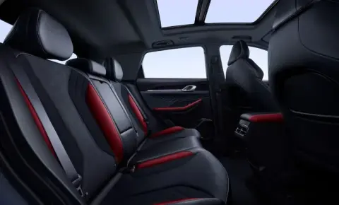 Geely Coolray — интерьер 3