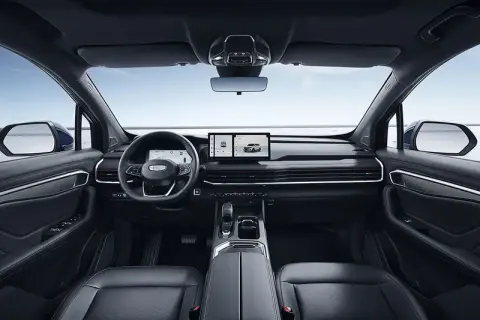Geely Okavango — интерьер 1